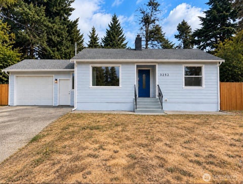Photo of 3252 Herren Avenue Ave, Bremerton, WA 98310 (MLS # 2534049)