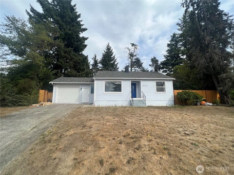 Photo of 3252 Herren Avenue Ave, Bremerton, WA 98310 (MLS # 2534049)