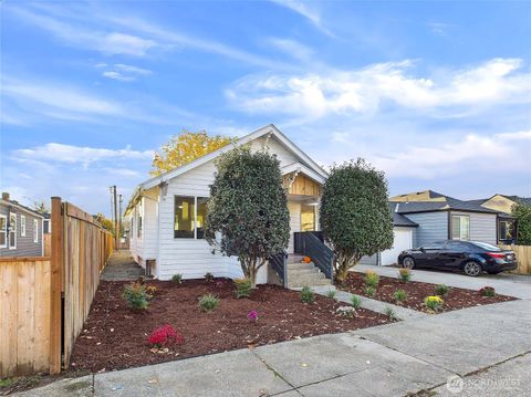 Photo of 305 Meadow Avenue N, Renton, WA 98057 (MLS # 2448192)