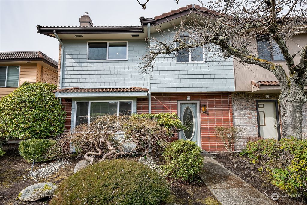Photo of 1525 NW 195th Street #18, Shoreline, WA 98177 (MLS # 2043770)