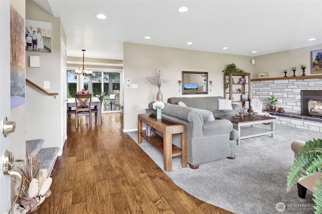 Photo of 136 W Wiser Lake Road, Ferndale, WA 98248 (MLS # 2446765)