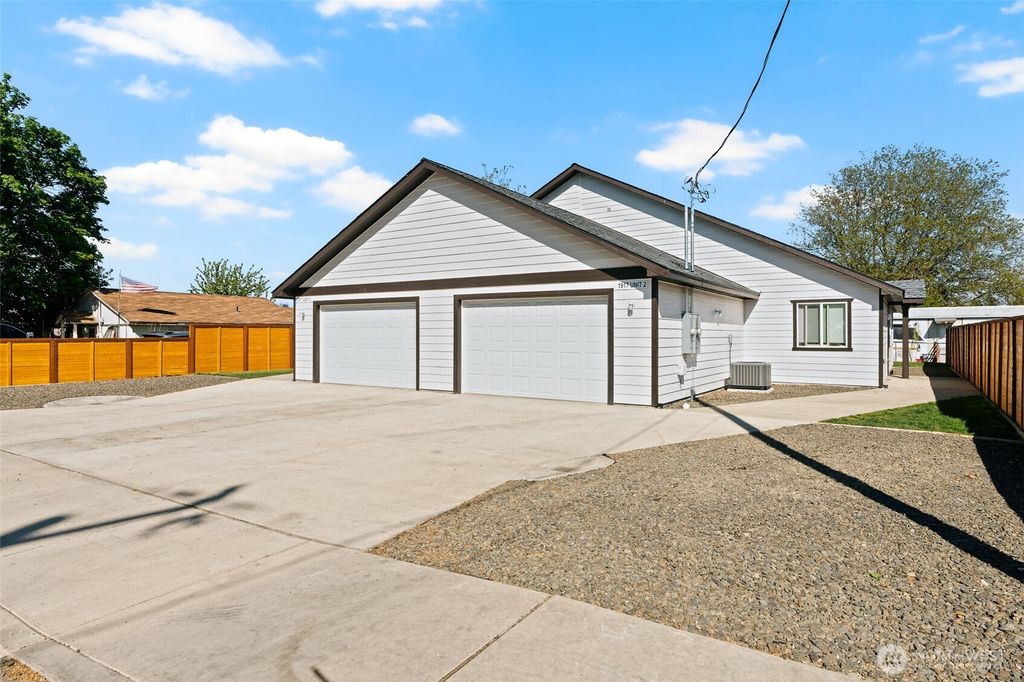 Photo of 1917 Landon Avenue #1 &amp; 2, Union Gap, WA 98903 (MLS # 2511937)