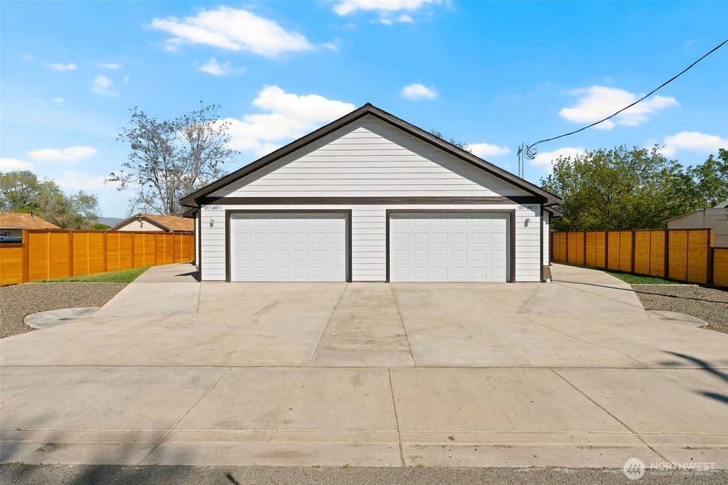 Photo of 1917 Landon Avenue #1 &amp; 2, Union Gap, WA 98903 (MLS # 2511937)