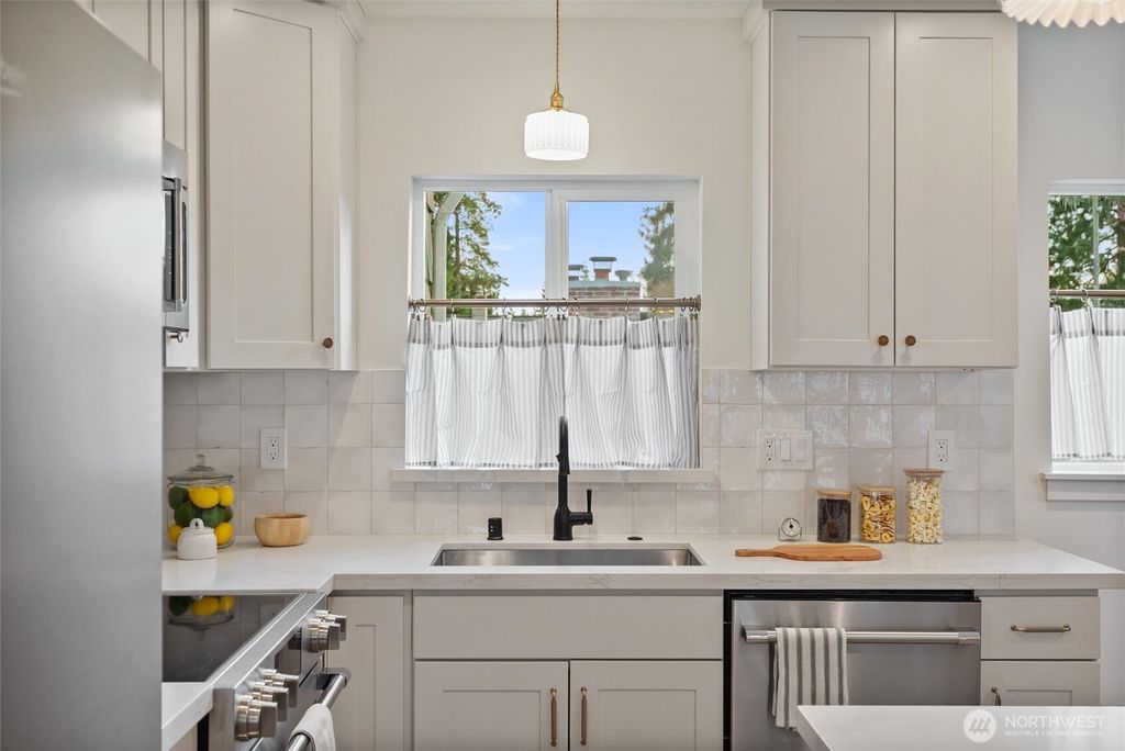 Photo of 14016 2nd Avenue NW, Seattle, WA 98177 (MLS # 2485686)