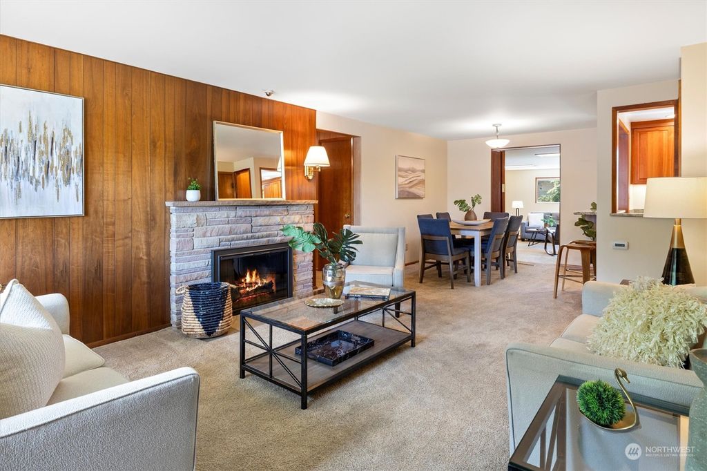 Photo of 515 NE 123rd Street, Seattle, WA 98125 (MLS # 2245588)