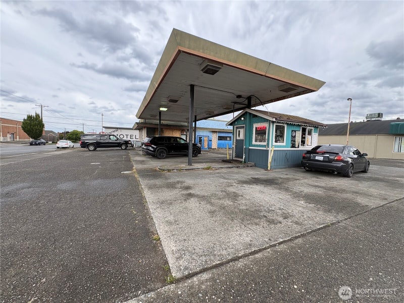 1001 E First Street