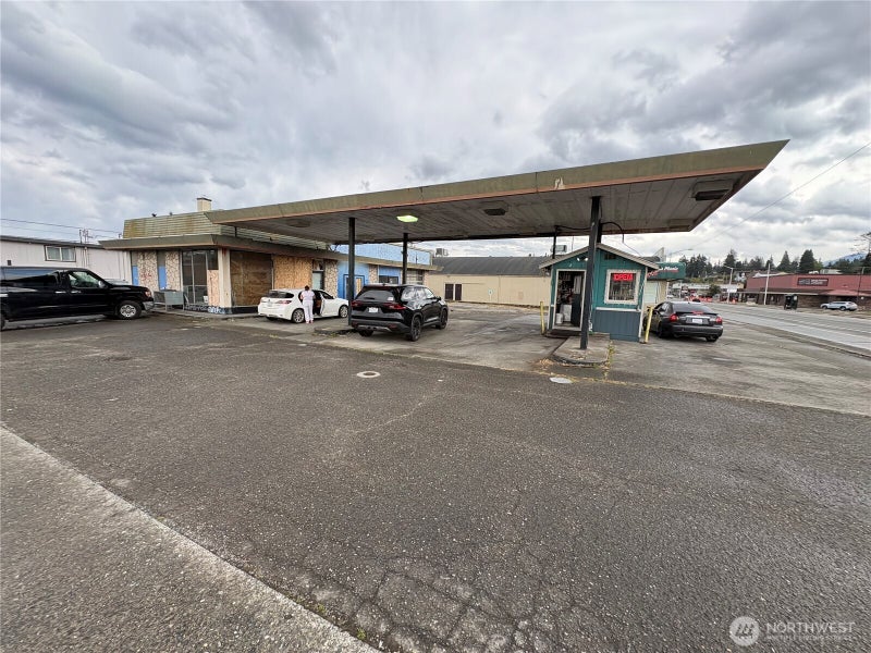 1001 E First Street