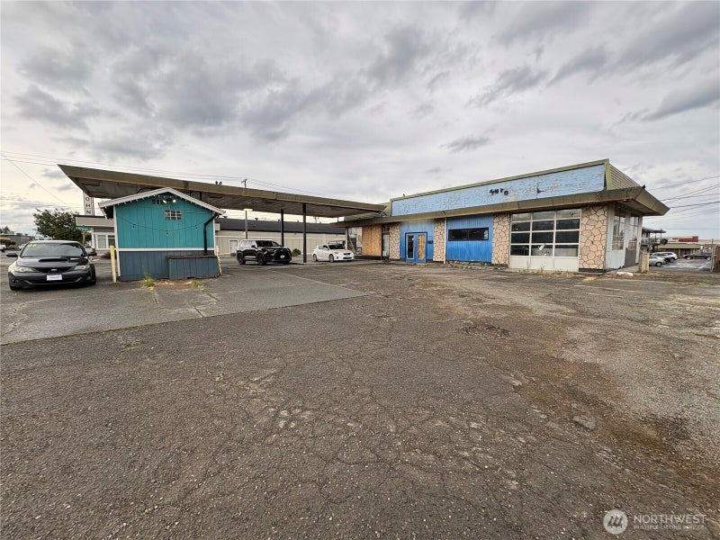 1001 E First Street