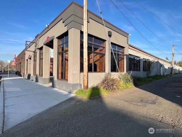 112 Cherry Street NE