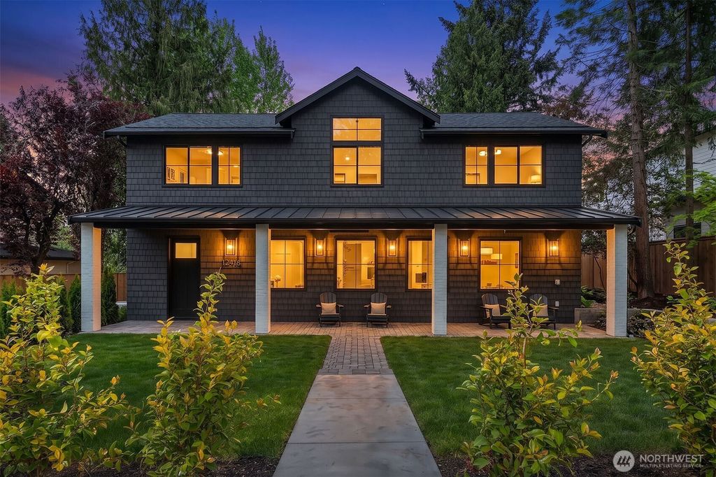 Photo of 12416 NE 72nd Street, Kirkland, WA 98033 (MLS # 2522097)
