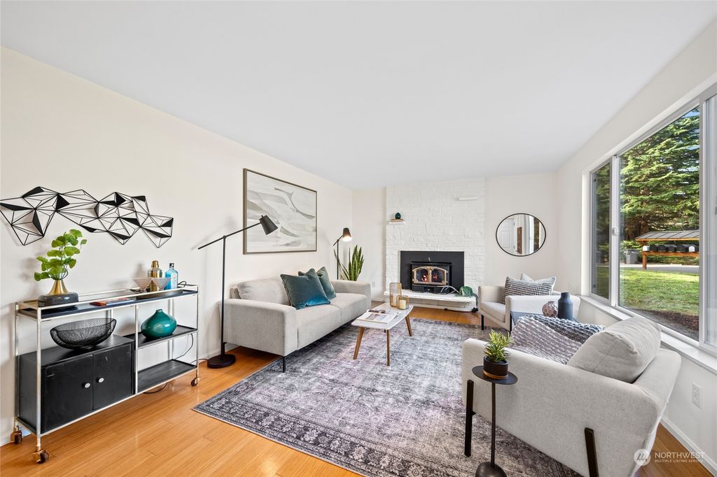 Photo of 9207 NE 138th Street, Kirkland, WA 98034 (MLS # 2175125)