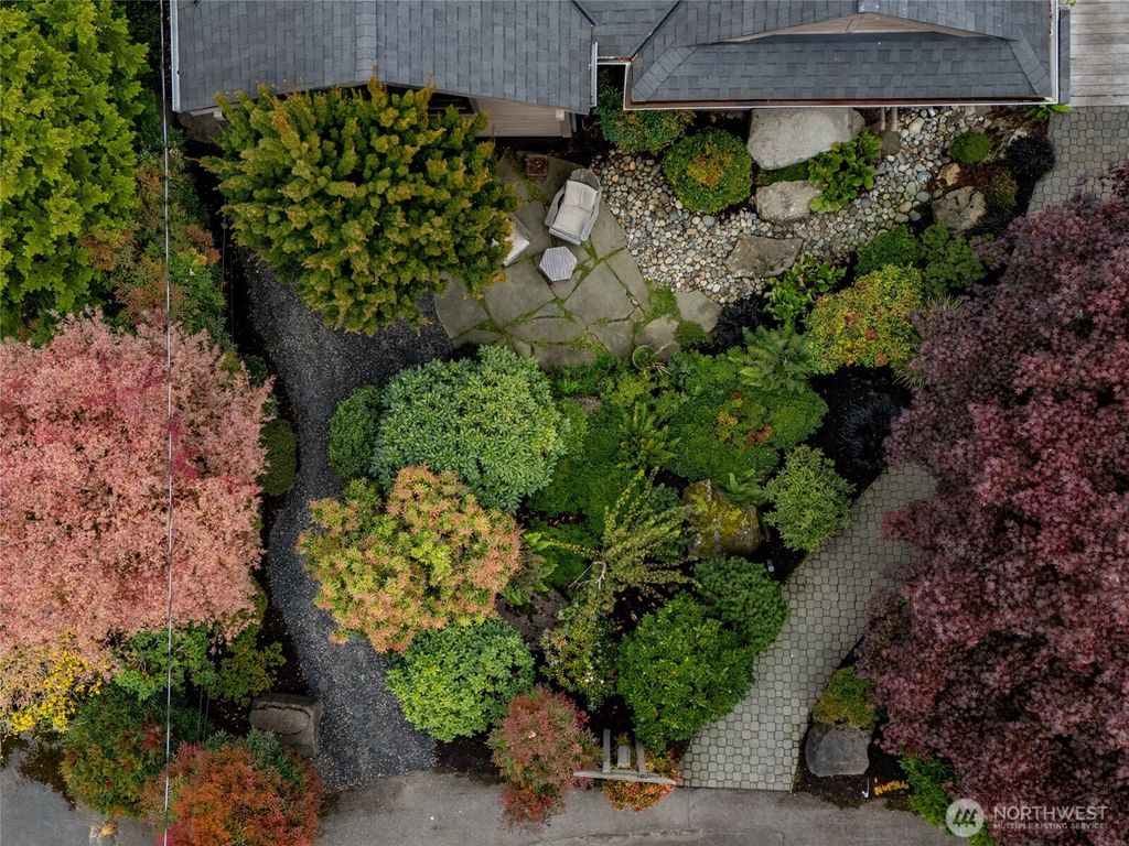 Photo of 10606 Durland Avenue NE, Seattle, WA 98125 (MLS # 2446551)