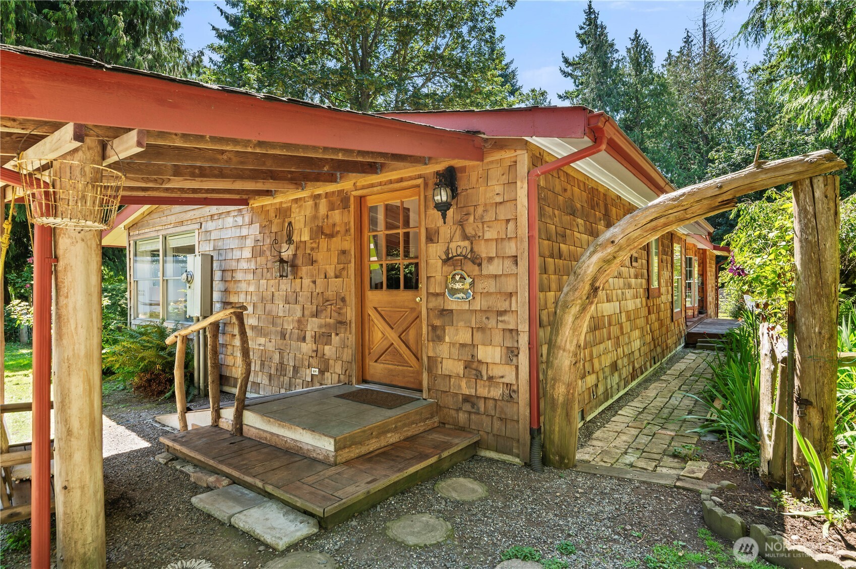 472 Iris Lane