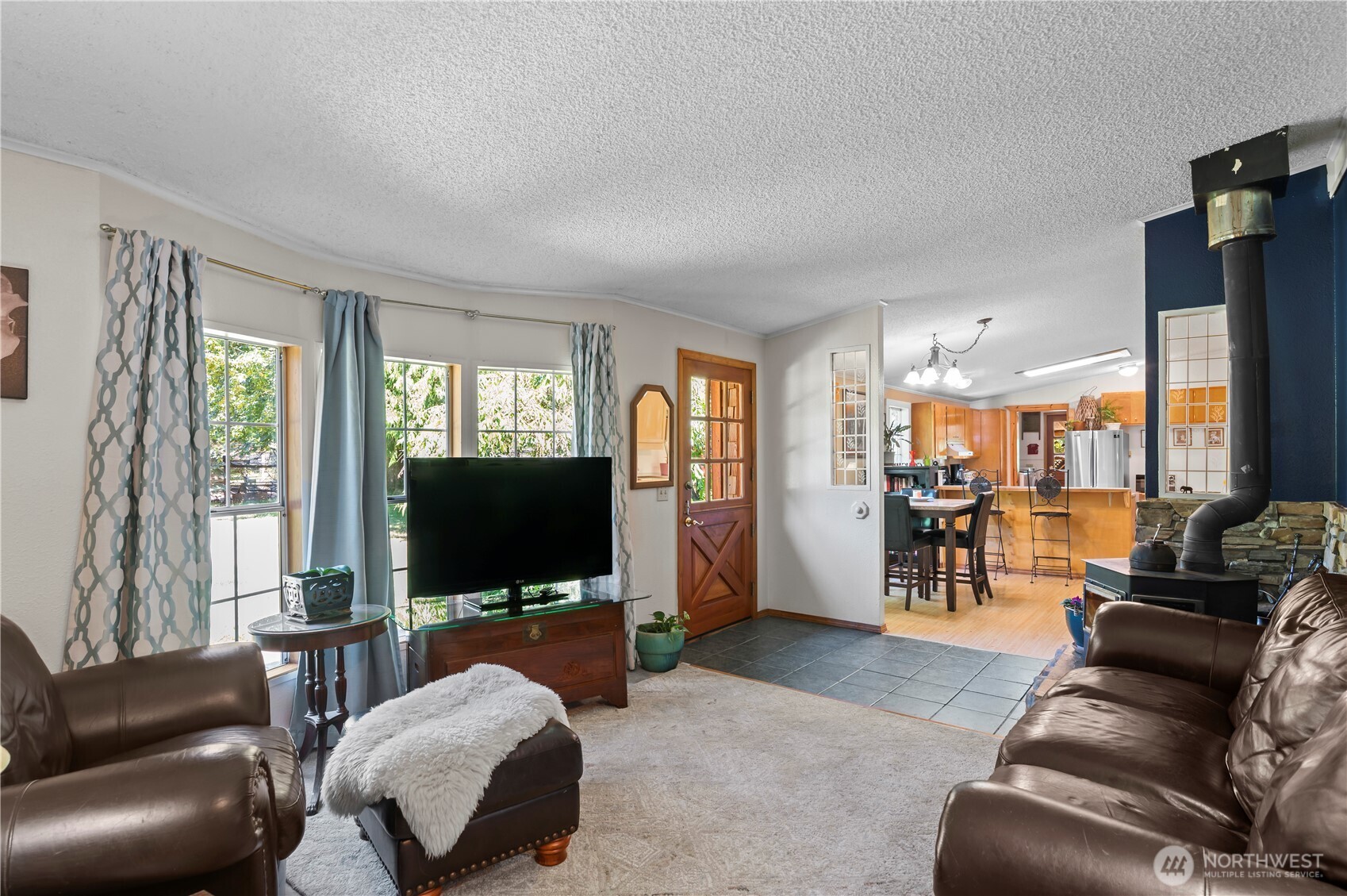 472 Iris Lane