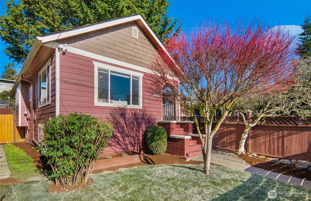 Photo of 1516 S Bennett Street, Seattle, WA 98108 (MLS # 2470981)