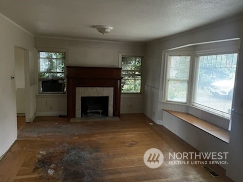 Photo of 8116 NE 155th Street, Kenmore, WA 98028 (MLS # 2013315)