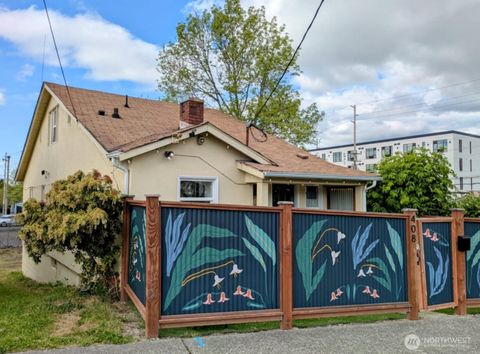 Photo of 408 7th Avenue SE, Olympia, WA 98501 (MLS # 2505659)