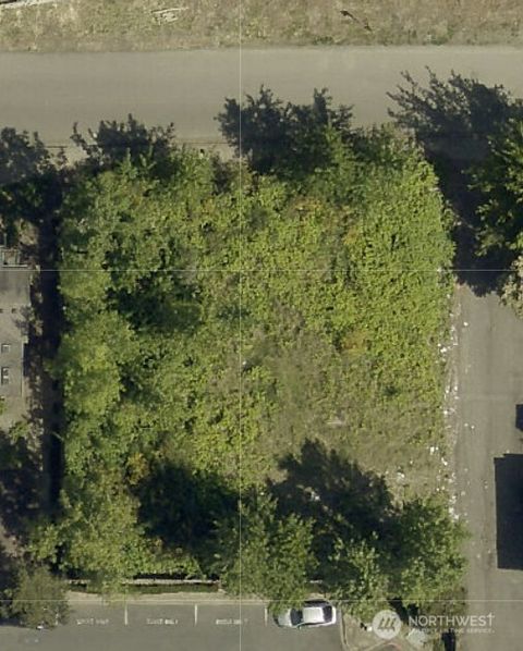 Photo of 10227 SE 236th Street, Kent, WA 98031 (MLS # 2543417)