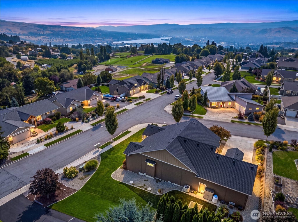 Photo of 340 Laurie Drive, Wenatchee, WA 98801 (MLS # 2593724)