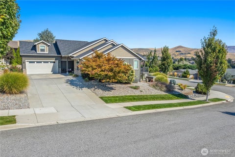 Photo of 340 Laurie Drive, Wenatchee, WA 98801 (MLS # 2593724)