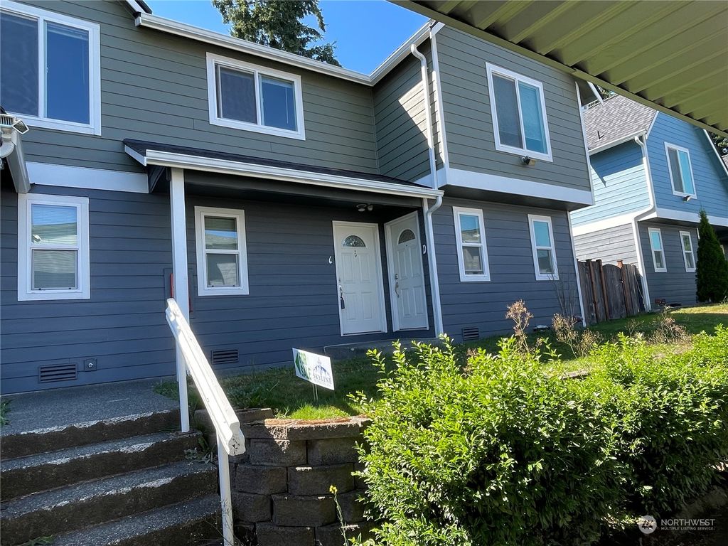 Photo of 3411 156th Street SW #C, Lynnwood, WA 98087 (MLS # 2272518)