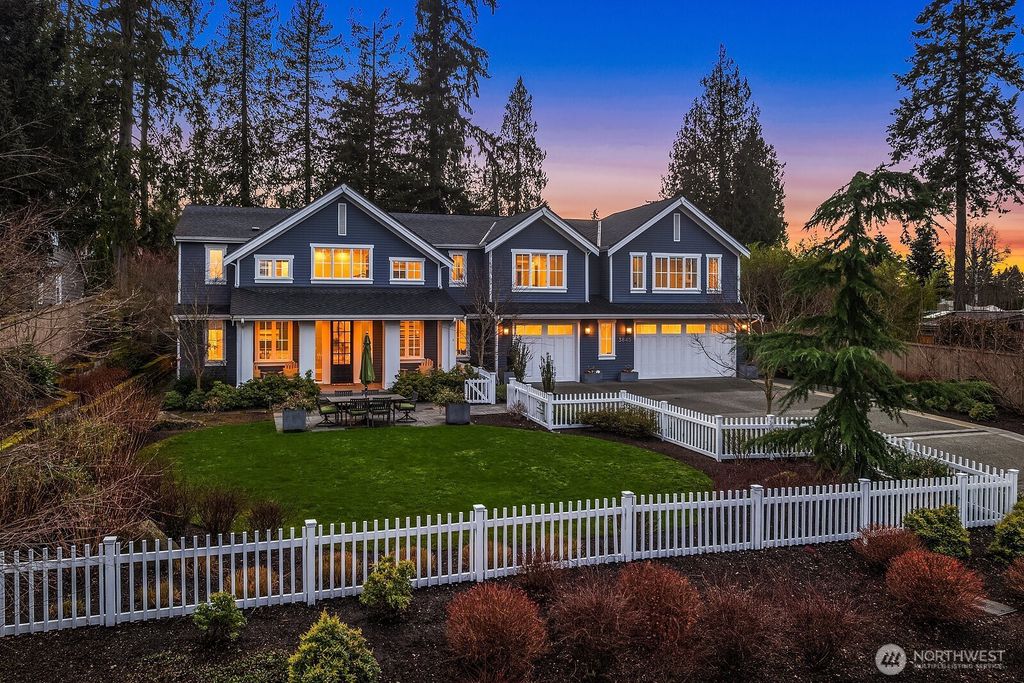 Photo of 3845 95th Avenue NE, Yarrow Point, WA 98004 (MLS # 2336222)