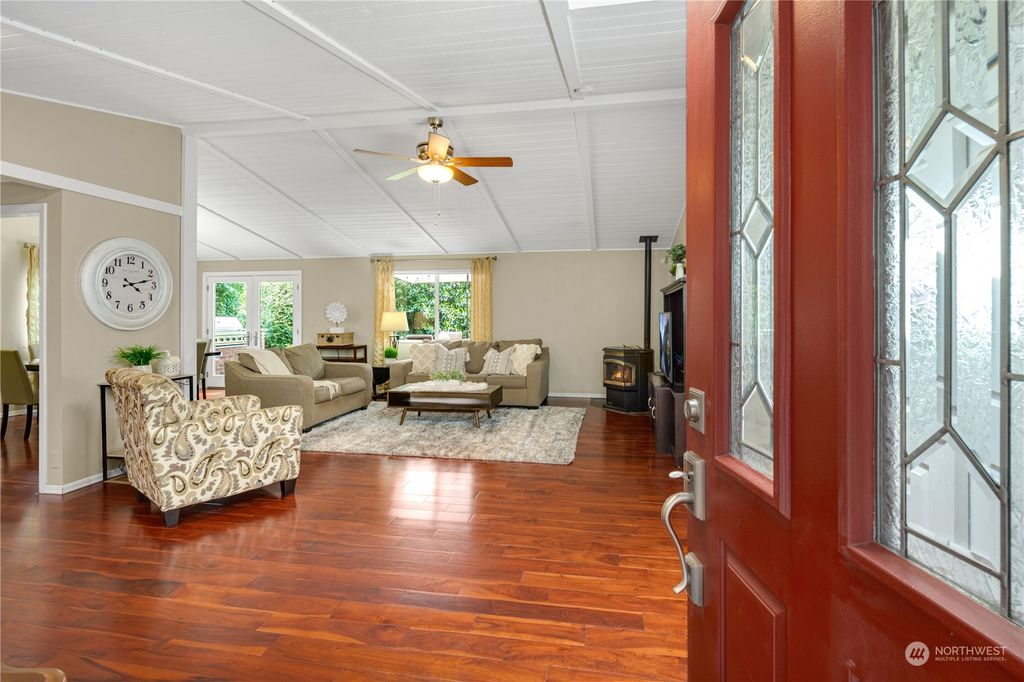 Photo of 7218 NE 150th Street, Kenmore, WA 98028 (MLS # 2213576)