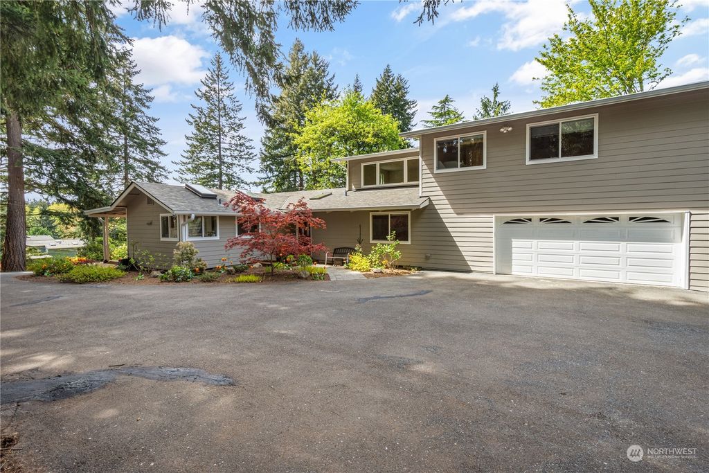Photo of 7218 NE 150th Street, Kenmore, WA 98028 (MLS # 2213576)