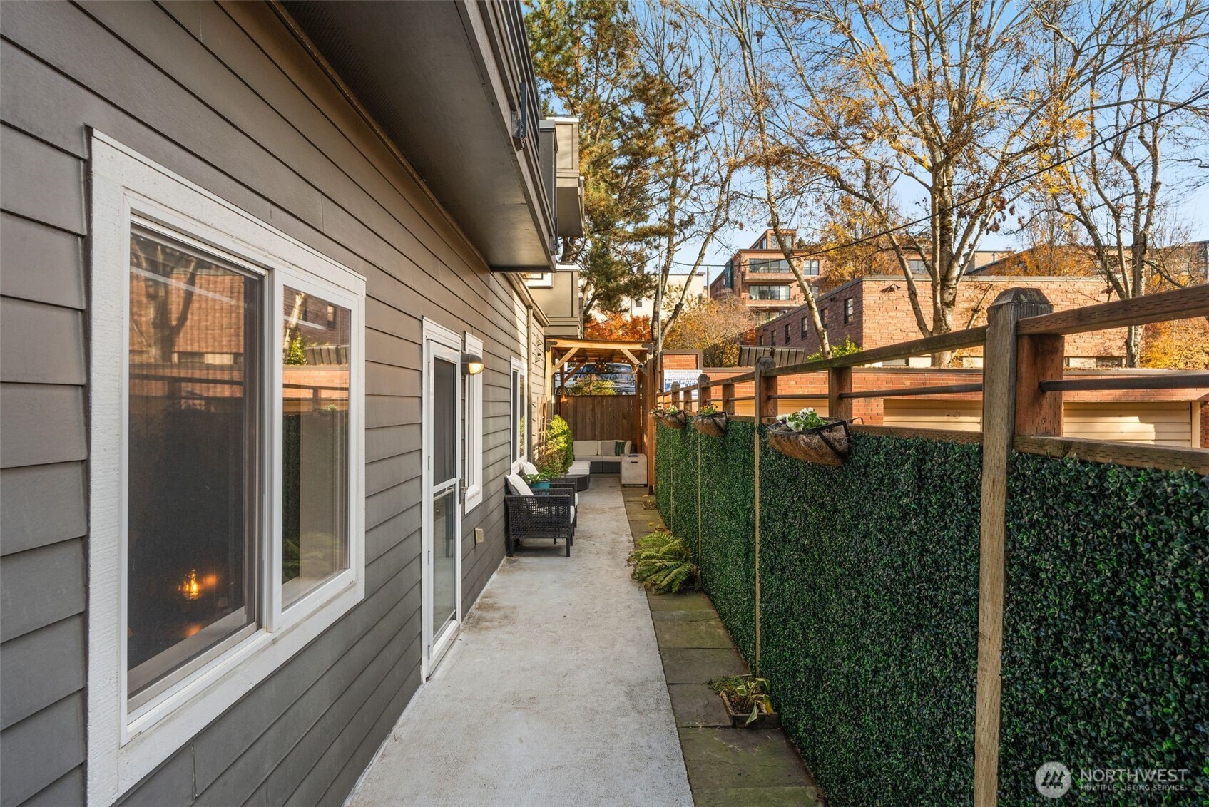 115 W Galer Street 101