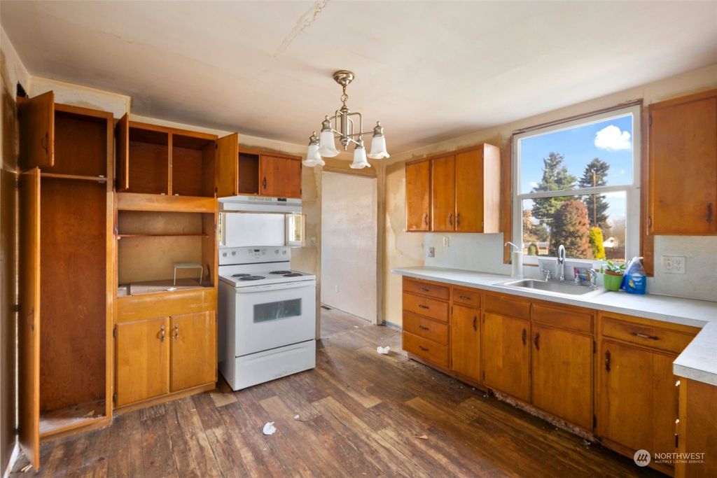 Photo of 215 S 107th Street, Seattle, WA 98168 (MLS # 2200311)