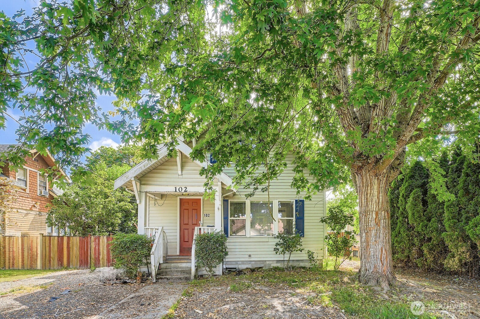 102 N Street NE