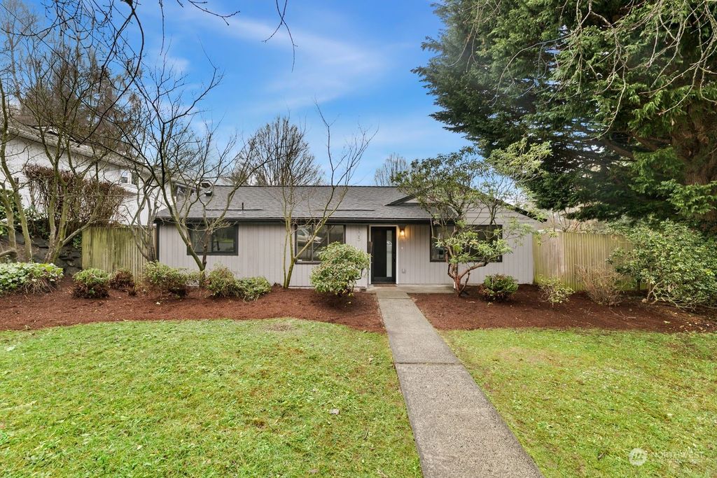 Photo of 305 NE 170th Street, Shoreline, WA 98155 (MLS # 2186957)