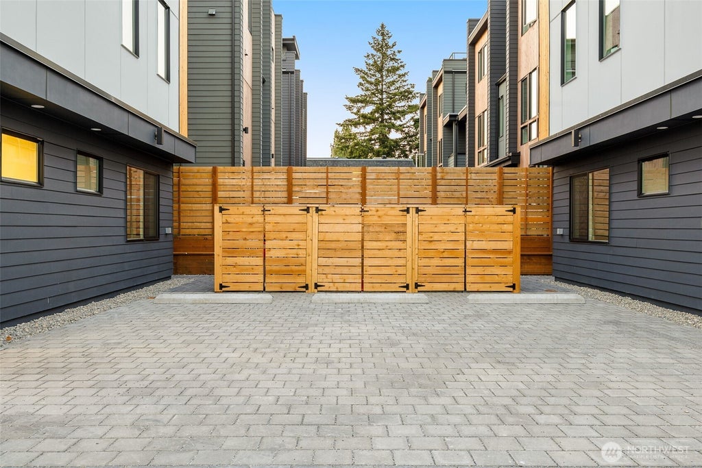 Photo of 4516 B Corliss Avenue N, Seattle, WA 98103 (MLS # 2559616)