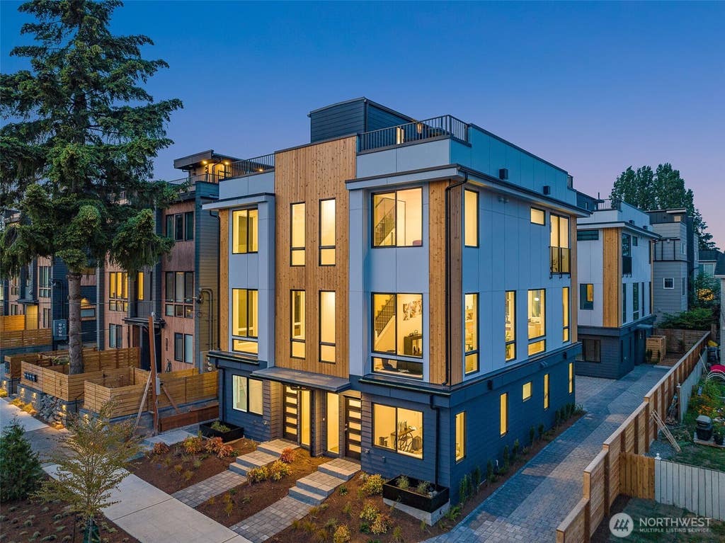 Photo of 4516 B Corliss Avenue N, Seattle, WA 98103 (MLS # 2559616)