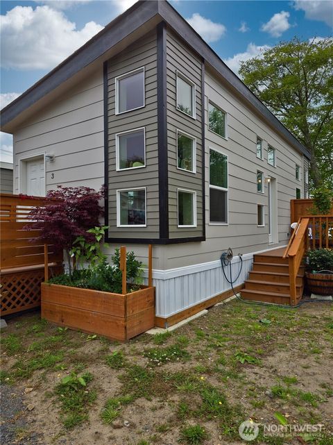 Photo of 1303 30th St #2, Seaview, WA 98644 (MLS # 2402606)