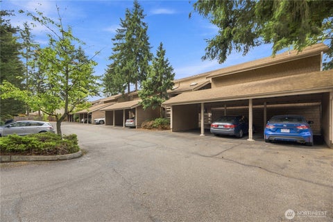 Photo of 717 122nd Avenue NE #B2, Bellevue, WA 98005 (MLS # 2576161)