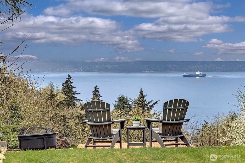 Photo of 20535 Marine View Drive, Normandy Park, WA 98166 (MLS # 2353246)