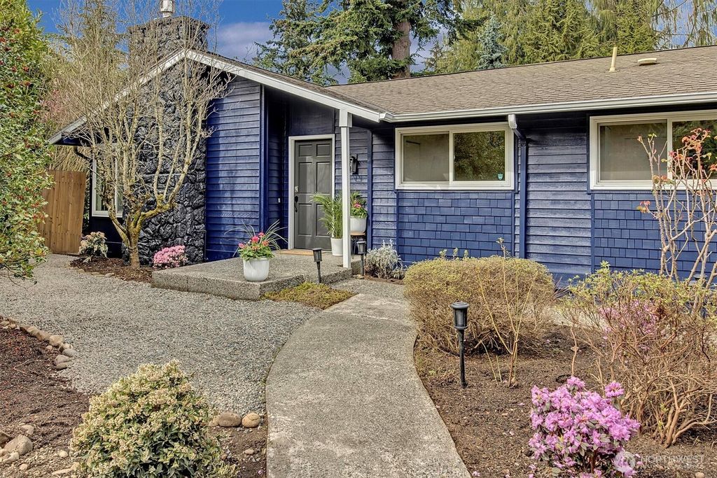 Photo of 20535 Marine View Drive, Normandy Park, WA 98166 (MLS # 2353246)
