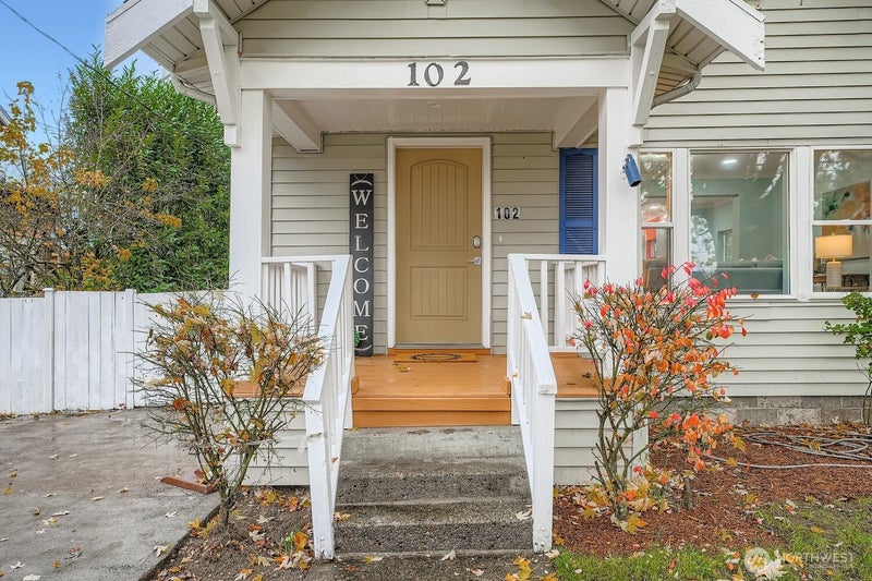 102 N Street NE