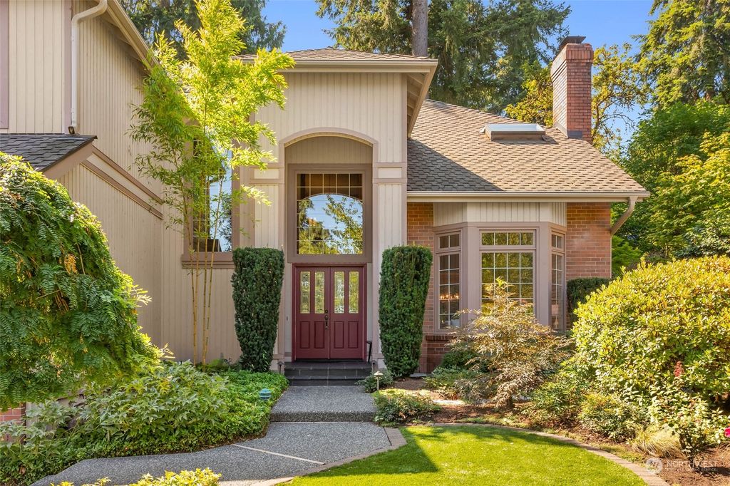 Photo of 10420 180th Court NE, Redmond, WA 98052 (MLS # 2274049)