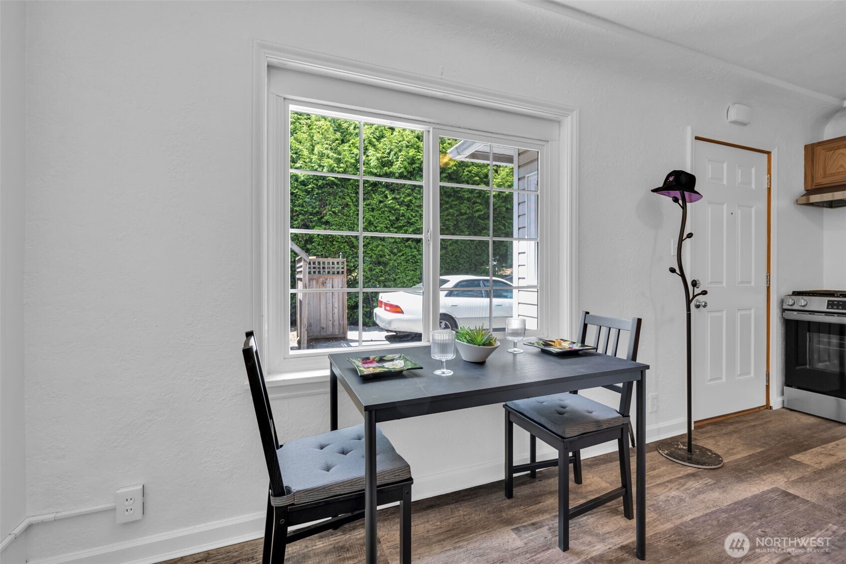 Seattle, Washington 98106, United States, 1 Bedroom Bedrooms, ,1 BathroomBathrooms,Residential,Active,182684