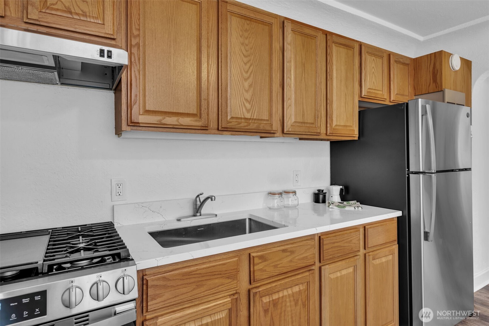 Seattle, Washington 98106, United States, 1 Bedroom Bedrooms, ,1 BathroomBathrooms,Residential,Active,182684