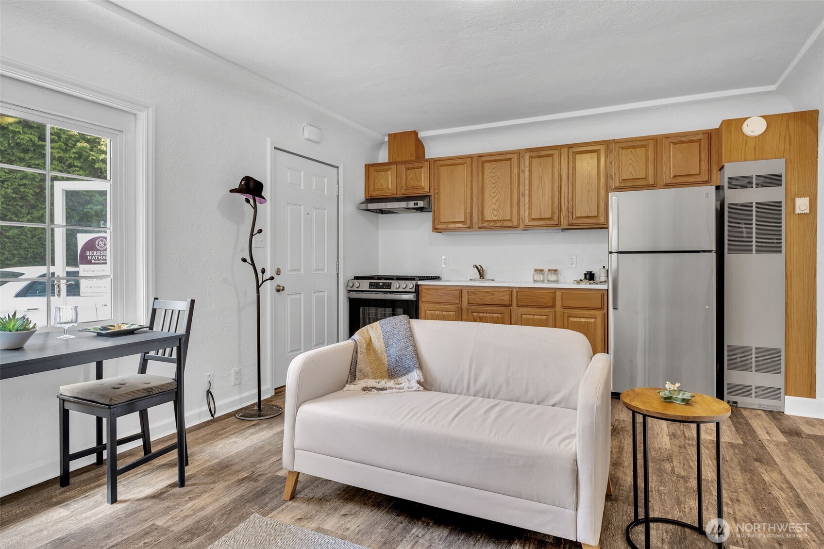 Seattle, Washington 98106, United States, 1 Bedroom Bedrooms, ,1 BathroomBathrooms,Residential,Active,182684