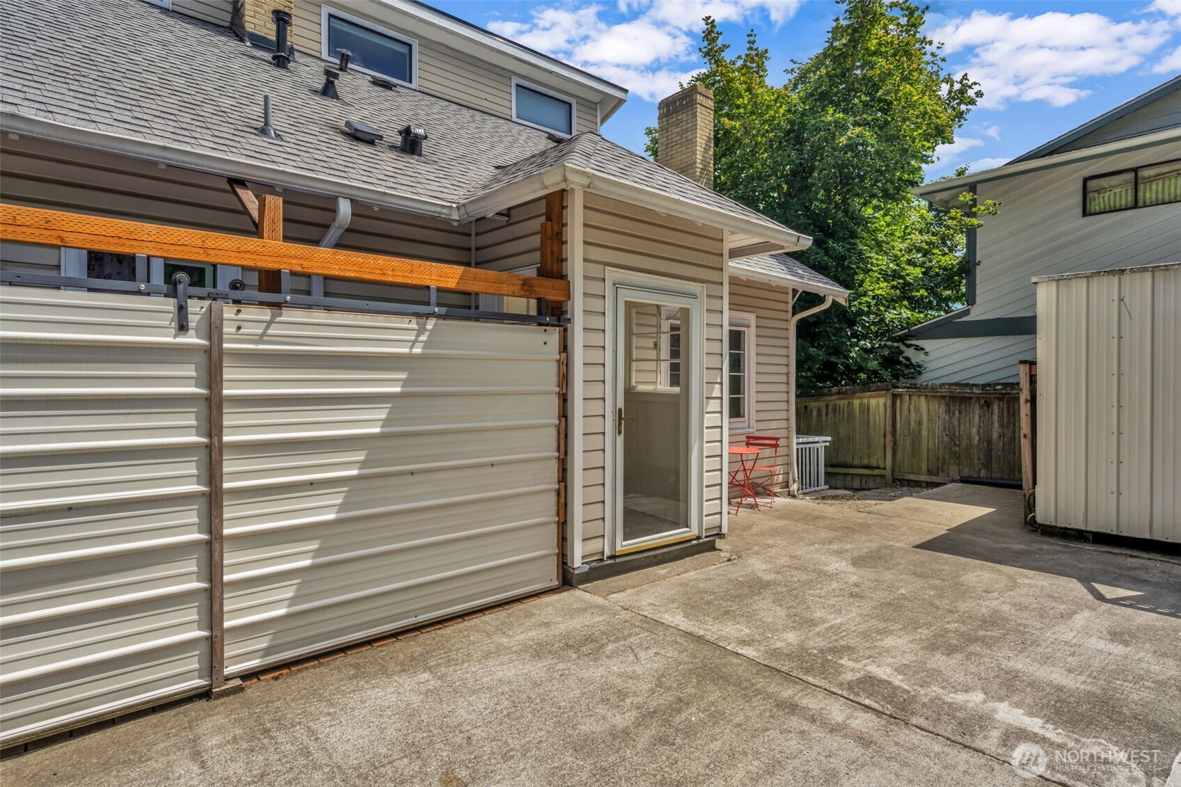 Seattle, Washington 98106, United States, 1 Bedroom Bedrooms, ,1 BathroomBathrooms,Residential,Active,182684