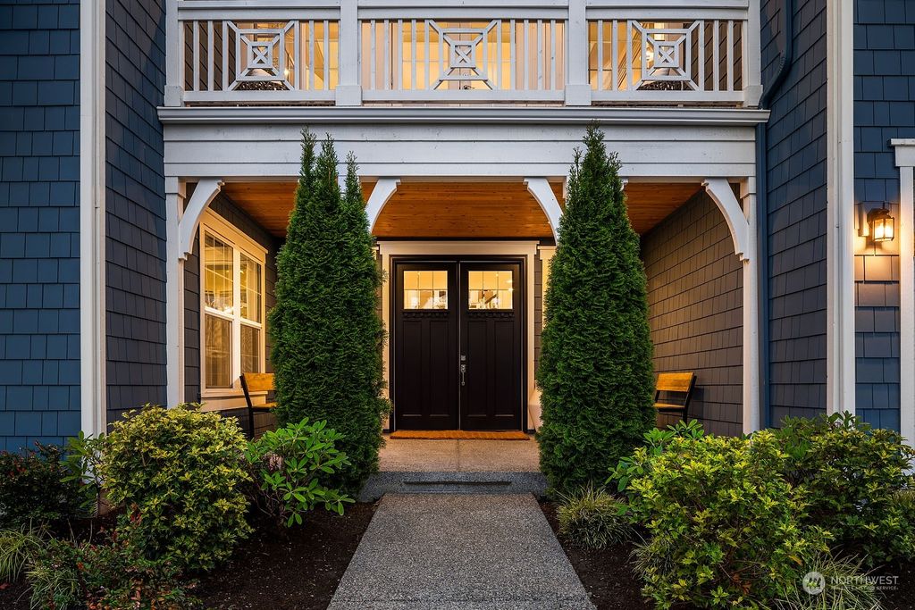 Photo of 16505 NE 47th Street, Redmond, WA 98052 (MLS # 2222774)