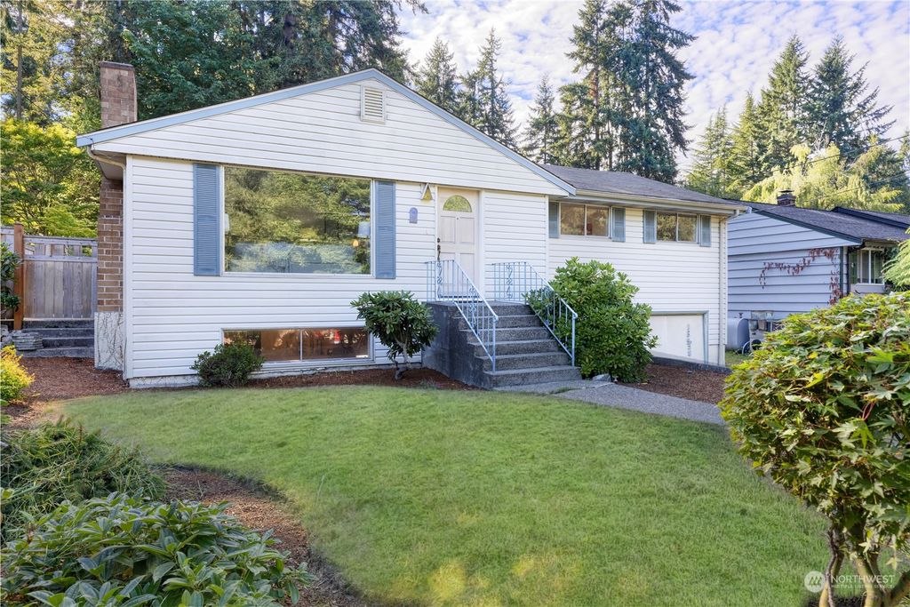 Photo of 18521 28th Avenue NE, Lake Forest Park, WA 98155 (MLS # 2149225)
