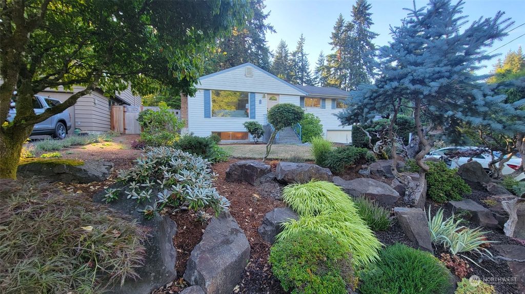 Photo of 18521 28th Avenue NE, Lake Forest Park, WA 98155 (MLS # 2149225)