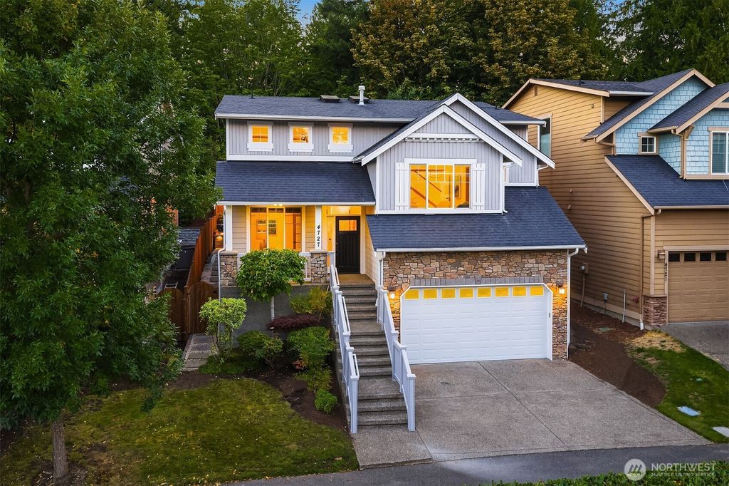 Photo of 4727 245th Lane SE, Sammamish, WA 98074 (MLS # 2422006)