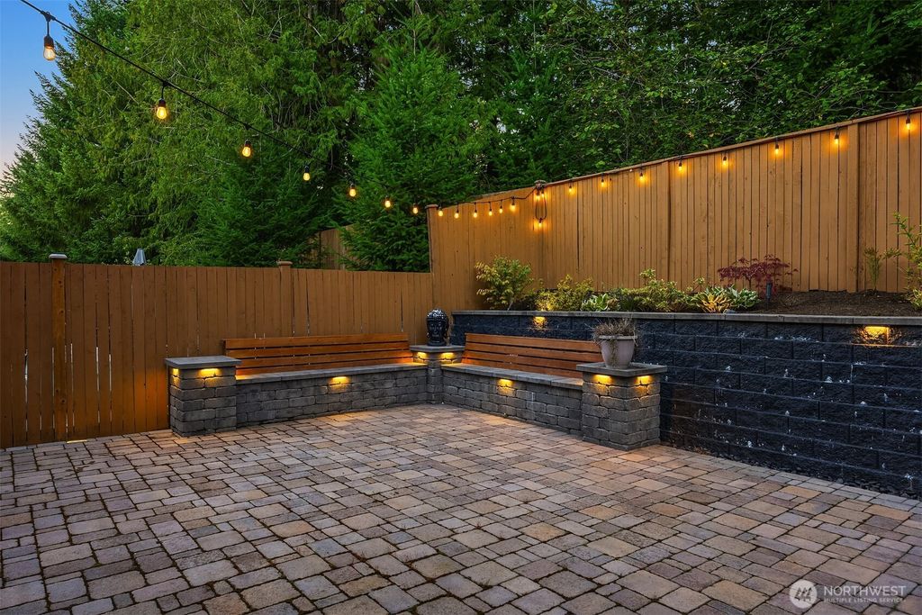Photo of 4727 245th Lane SE, Sammamish, WA 98074 (MLS # 2422006)