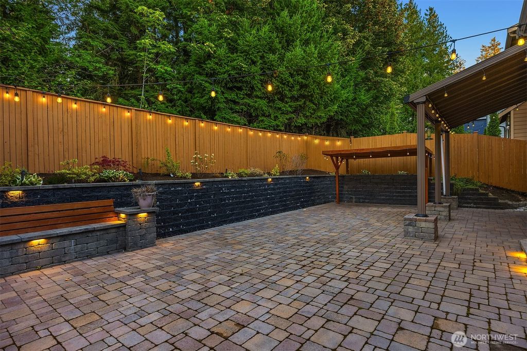 Photo of 4727 245th Lane SE, Sammamish, WA 98074 (MLS # 2422006)